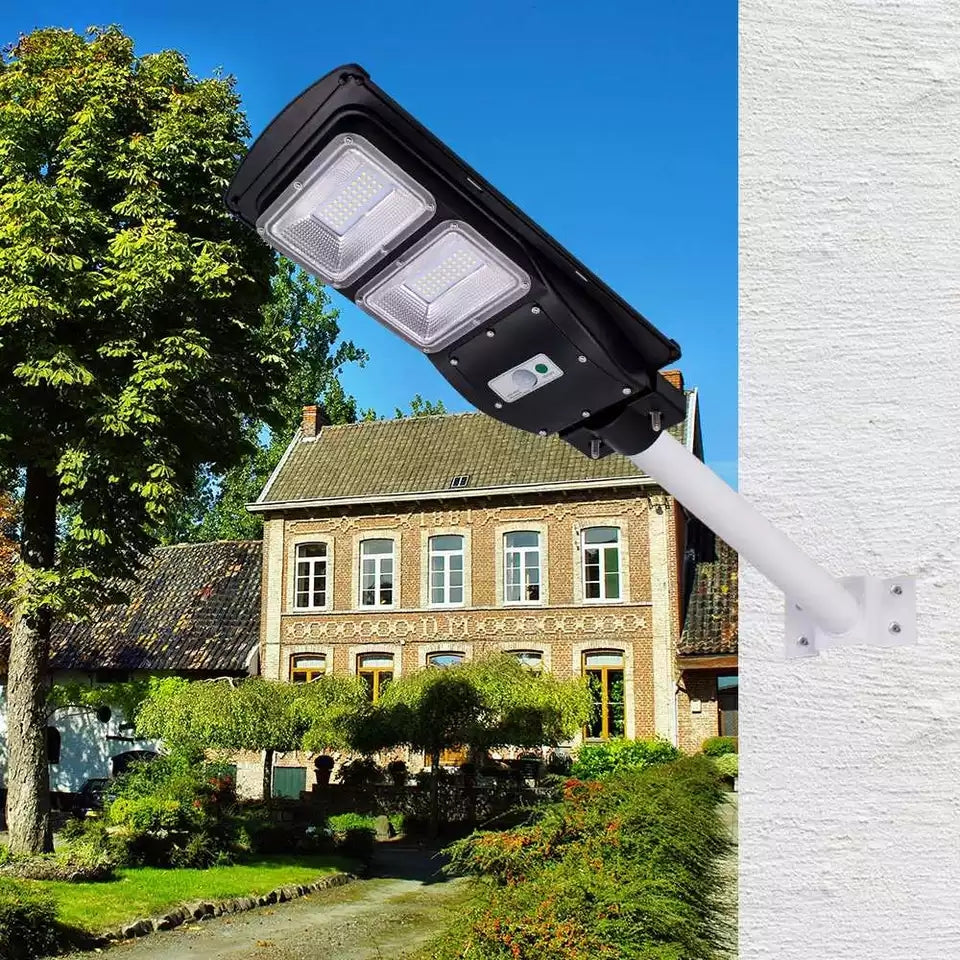 Solar street light without sensor